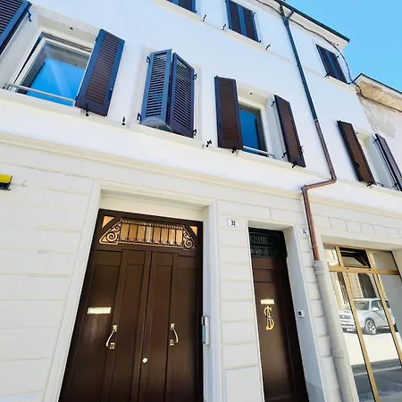 Lucus Apartments, Centro Storico, Con Parcheggio *